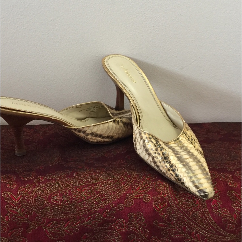 LIZ CLAIBORNE “DALLIANCE” HEELS